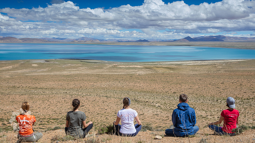 медитация у озера