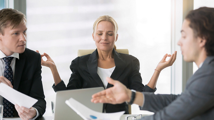 Медитация в офисе фото