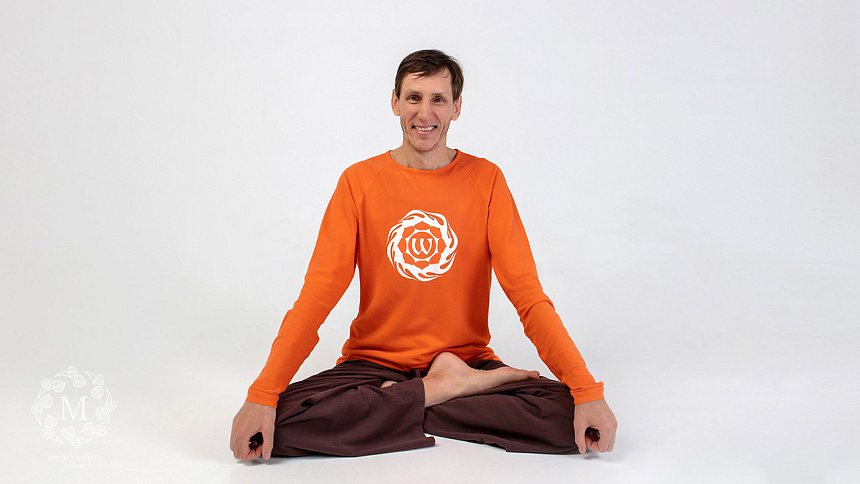 Поза полулотоса фото