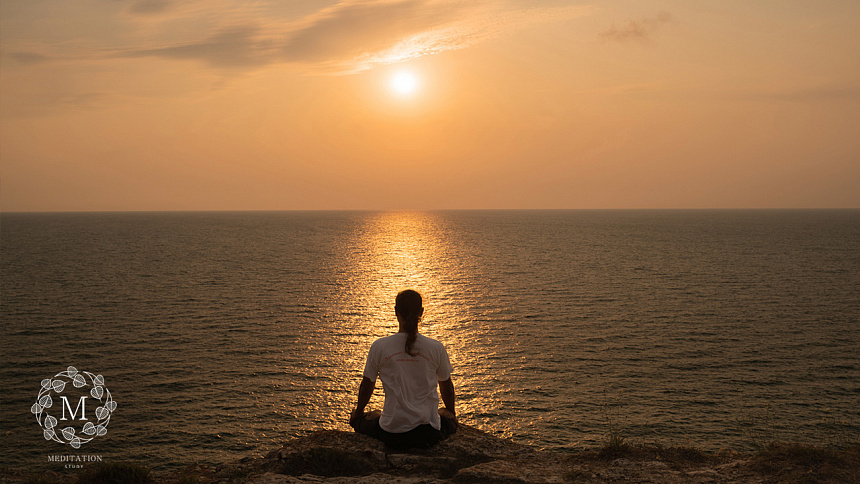 медитация на закате фото