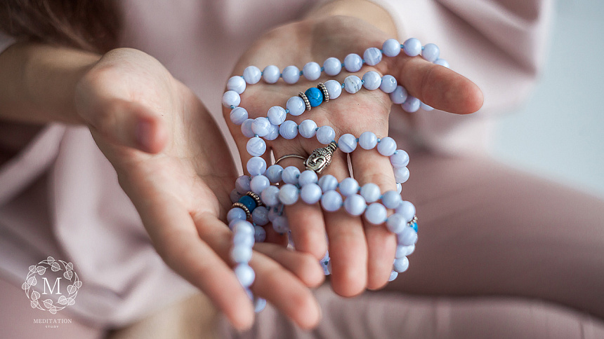 Чётки из благородных камней фото