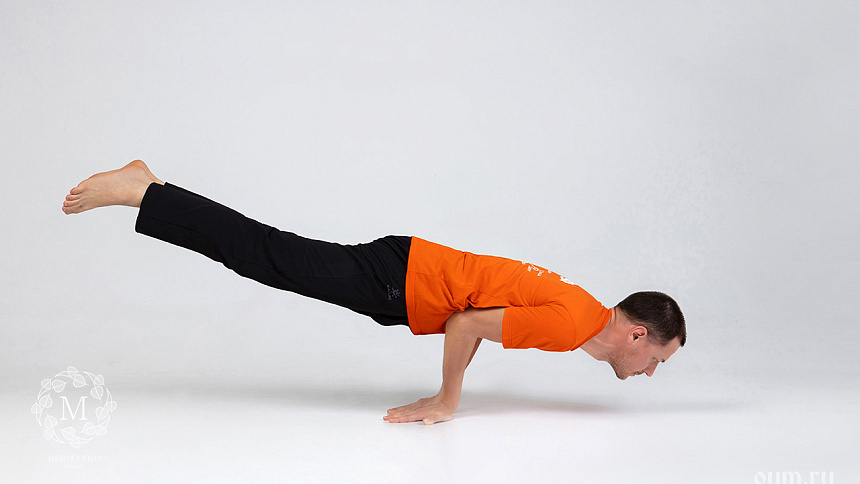 Маюрасана, асаны