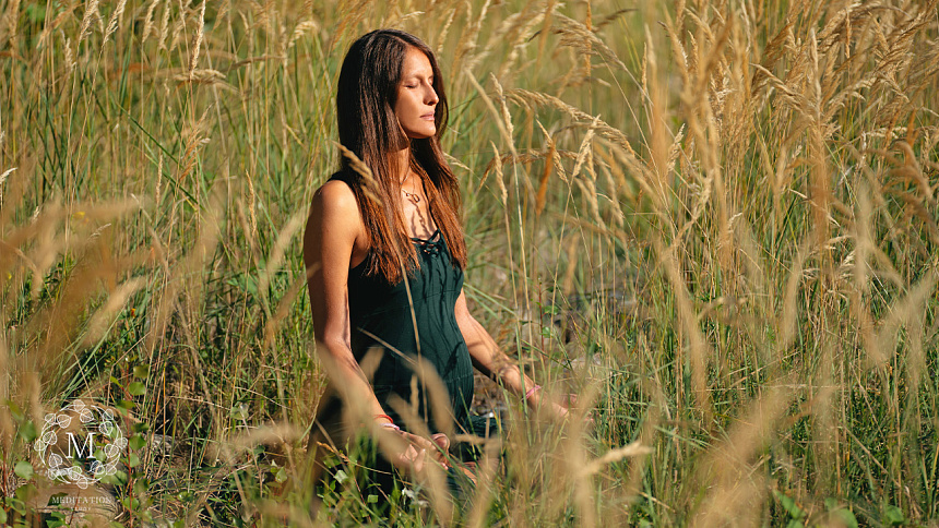 Беременная медитируеют фото