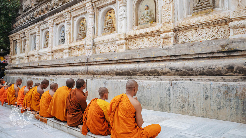 монахи медитируют фото