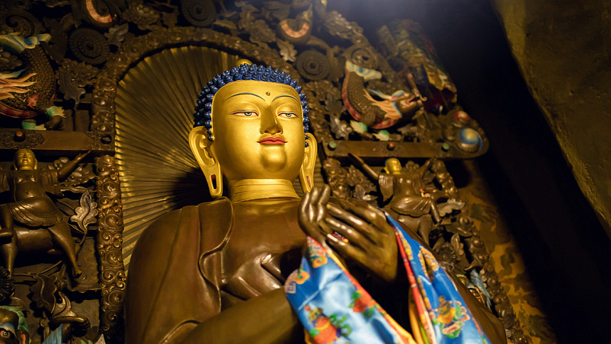 Майтрейя, статуя