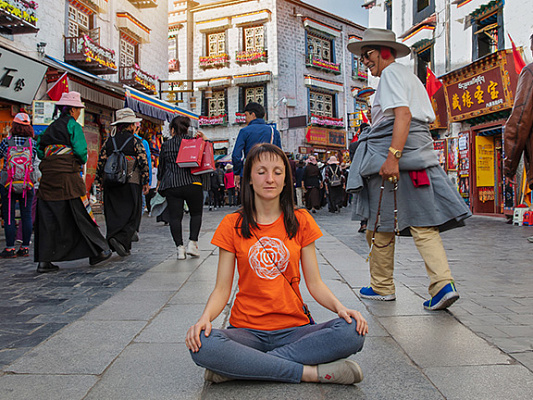 Медитация и активизм [5 практик для развития сострадания]