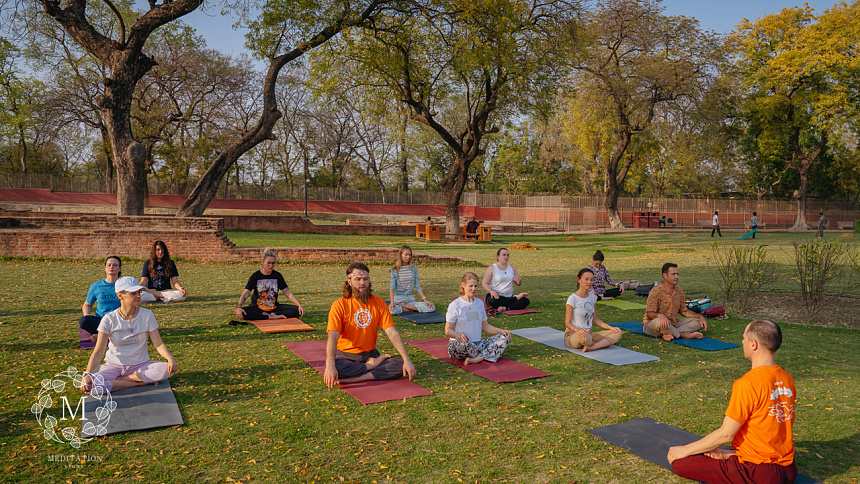 медитация в парке фото