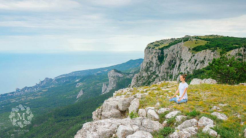медитация в горах фото