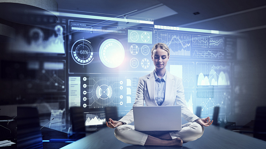 девушка медитирует фото