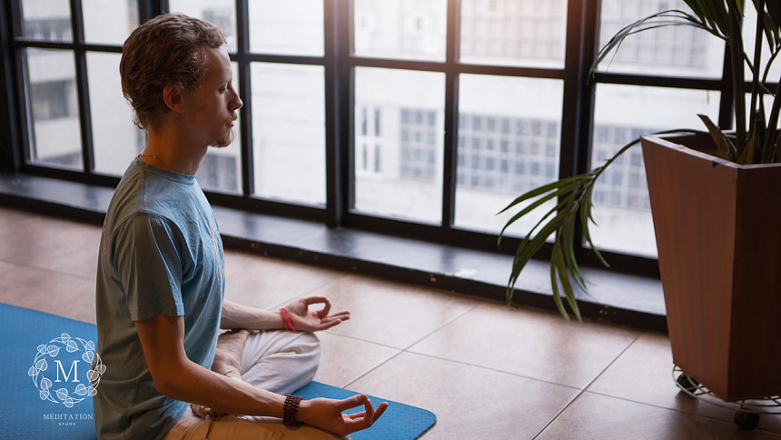 медитация у окна фото