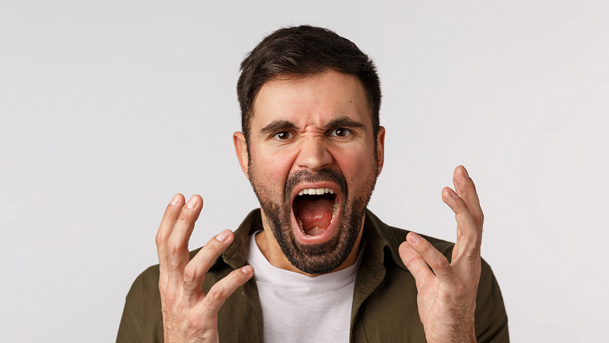 Агрессивный мужчина фото