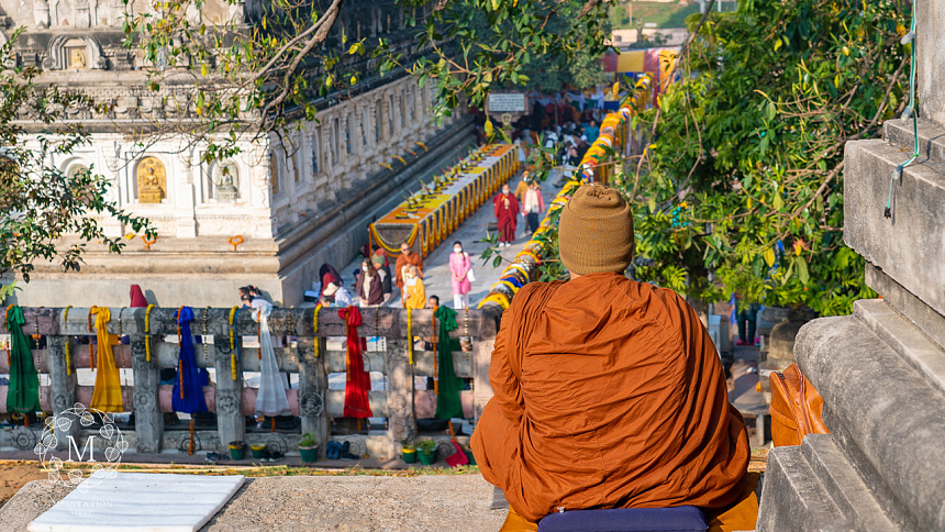 монах медитирует фото